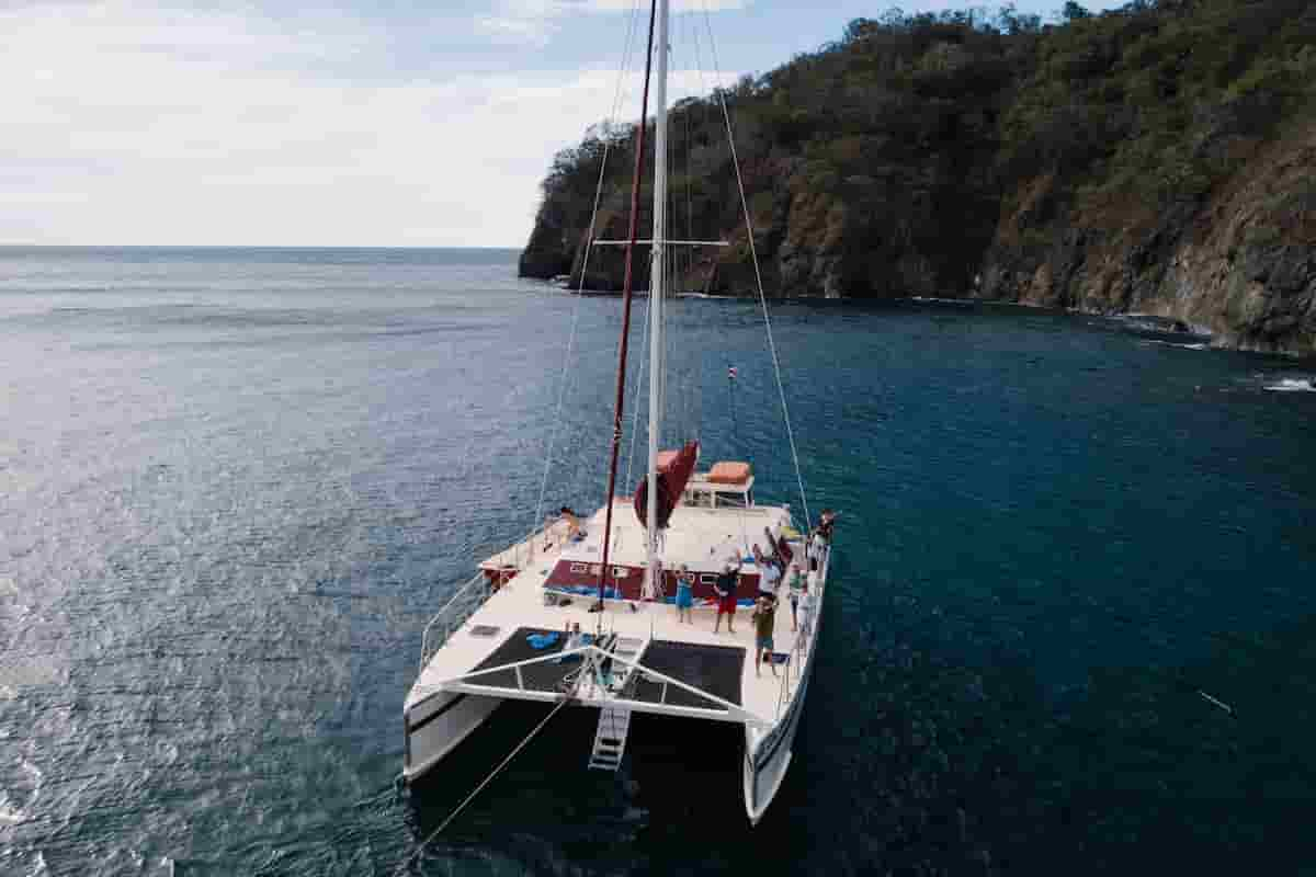 boat-rentals-yachts-pontoons-sailboats-catamarans-for-rent